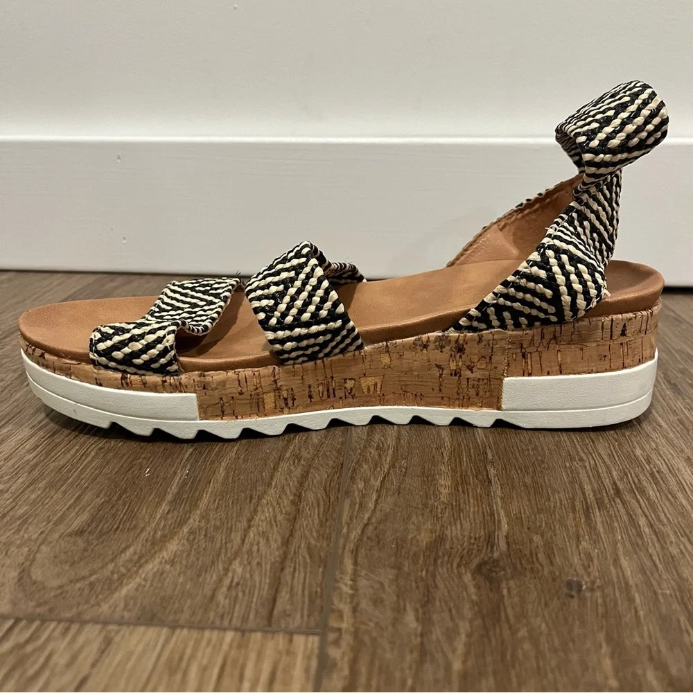 CATHERINE MALANDRINO DAVINA WEDGE SANDALS SIZE 7